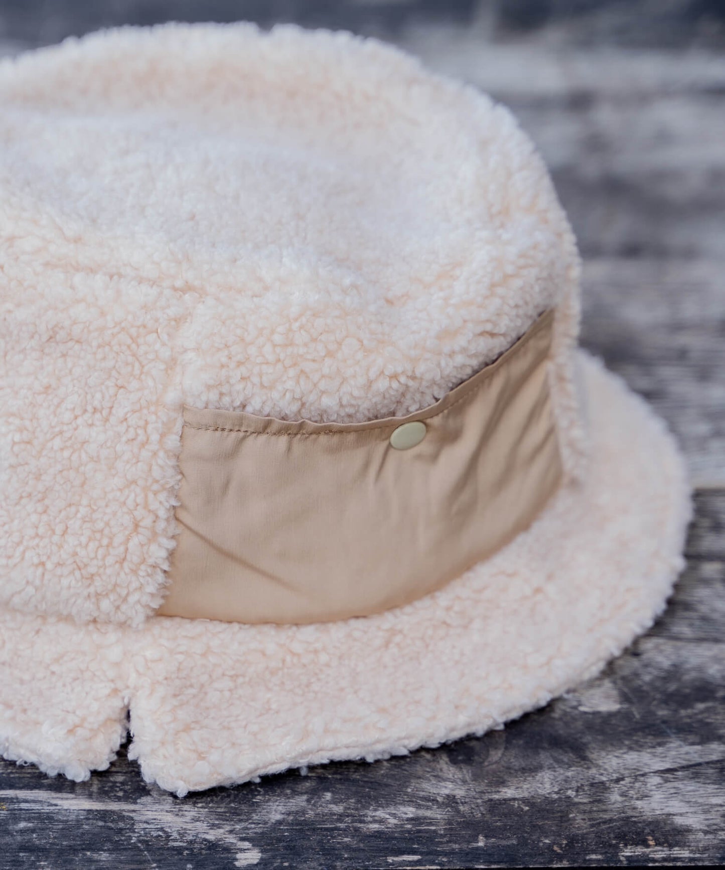 Boa Slit Bucket Hat