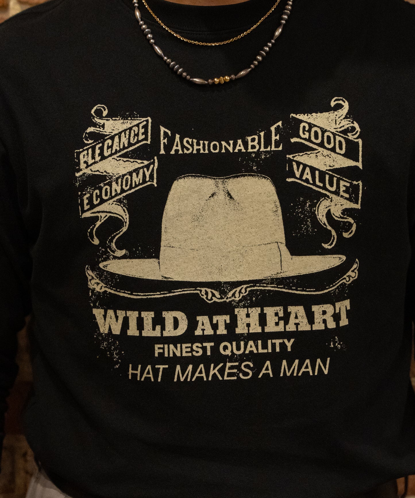 6.2oz Crew Neck L/S TEE “THE HAT” 8253005