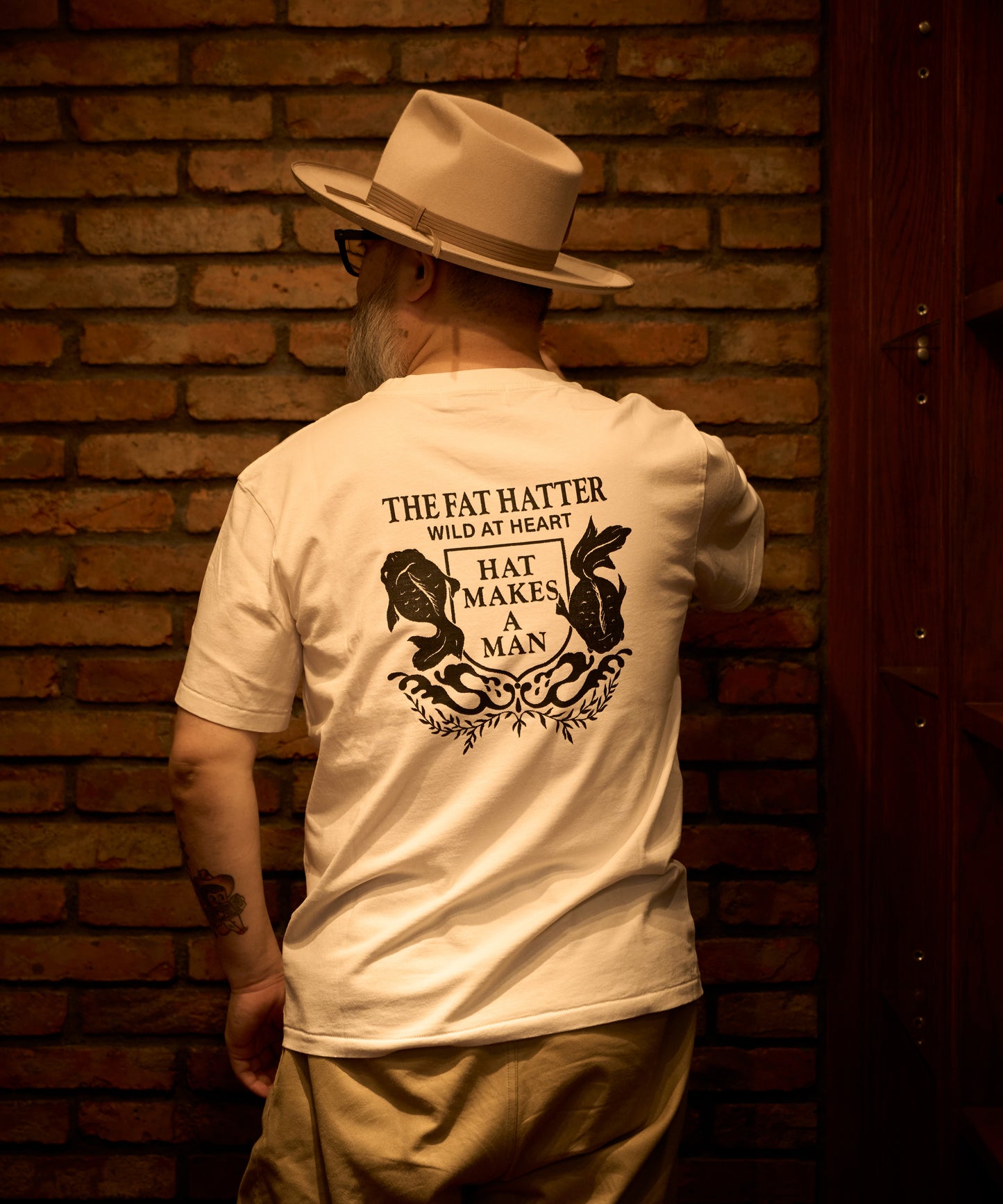 6.2oz V Neck TEE“Goldfish Legacy” 8251007