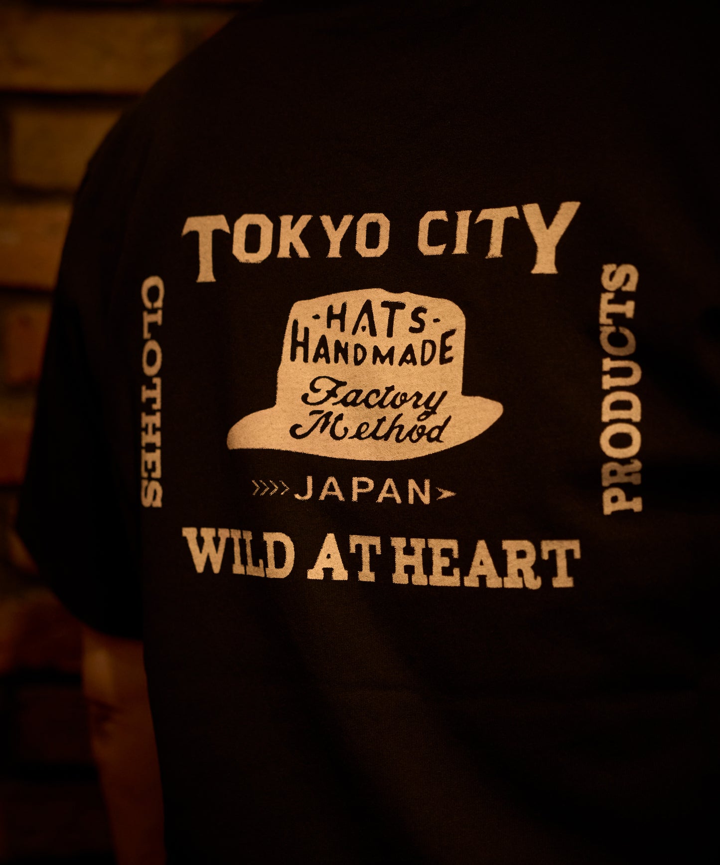 6.2oz V Neck TEE“Signboard” 8251009